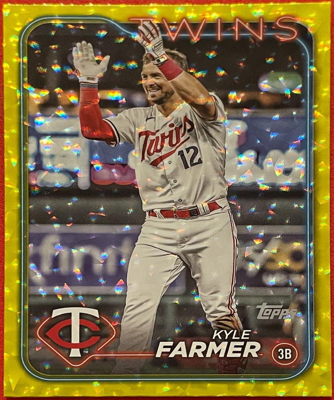 Kyle Farmer [Yellow Crackle Foil] #379