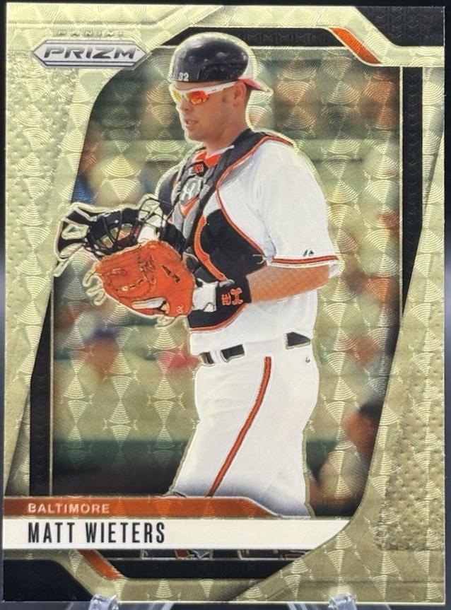 Matt Wieters [Gold Vinyl Prizm] #241