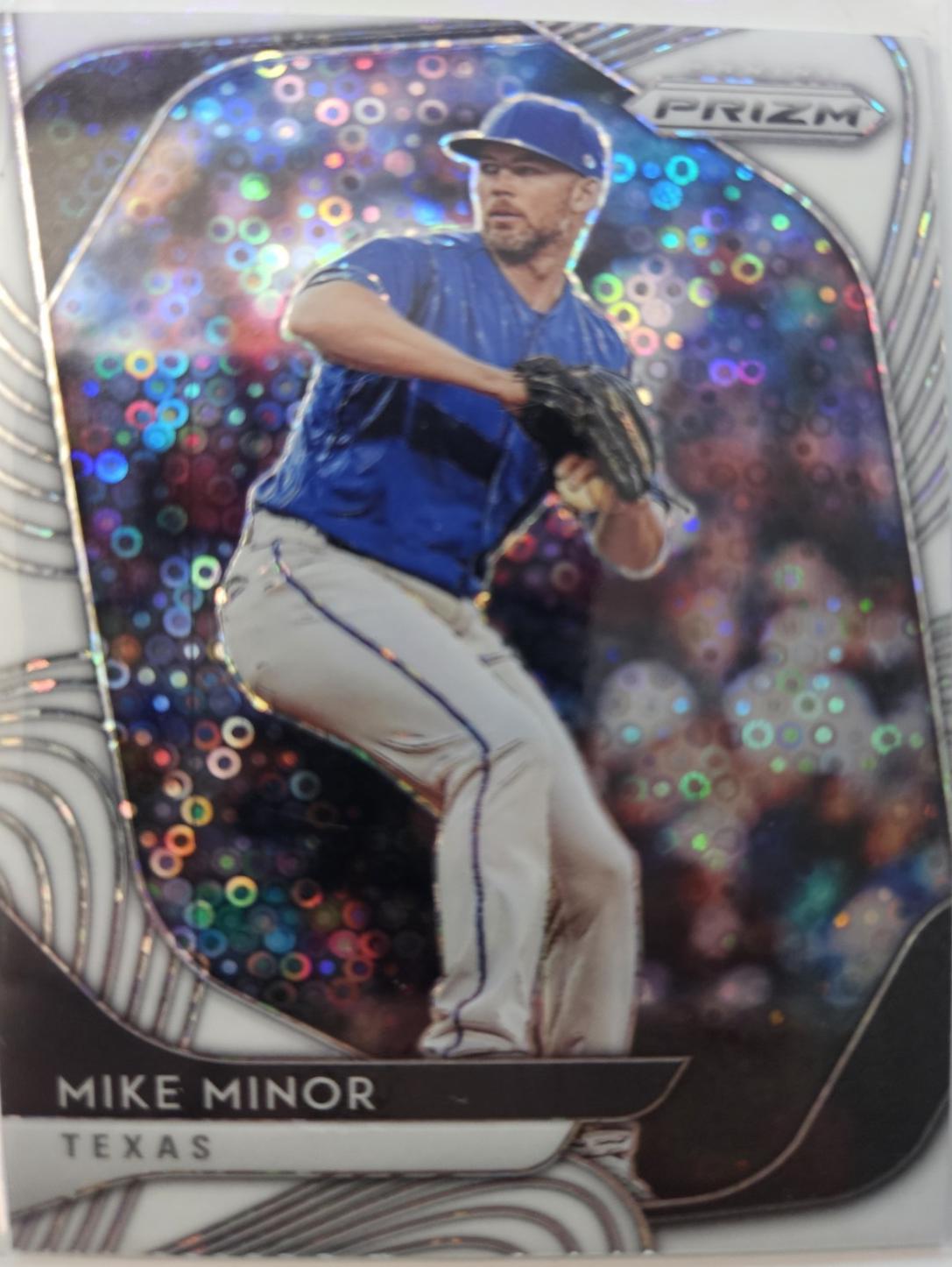 Mike Minor [White Sparkle Prizm] #234