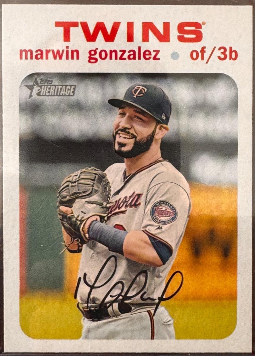 Marwin Gonzalez [White Border] #404