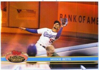 Mookie Betts [Chrome Orange Refractor] #100