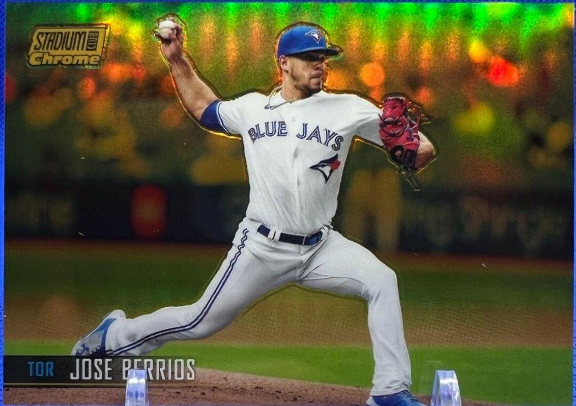Jose Berrios [Gold Refractor] #244