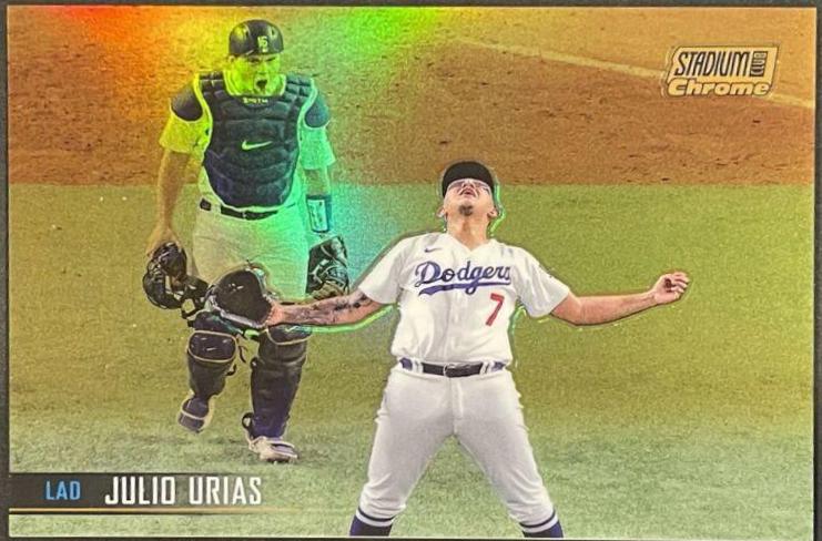 Julio Urias [Gold Refractor] #386