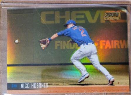 Nico Hoerner [Gold Refractor] #256