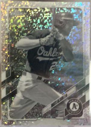 Matt Olson [Black & White Mini Diamond Refractor] #48