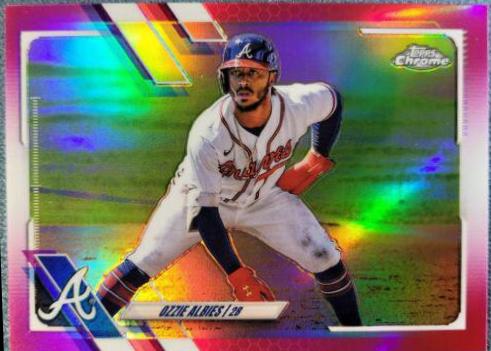 Ozzie Albies [Magenta Refractor] #24
