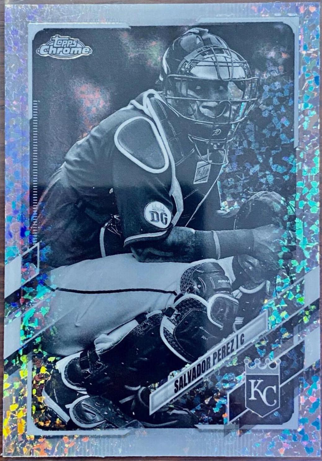 Salvador Perez [Black & White Mini Diamond Refractor] #155