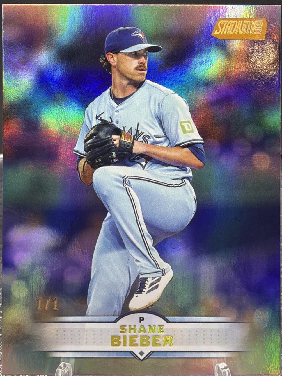 Shane Bieber [Gold Rainbow Foilboard] #12
