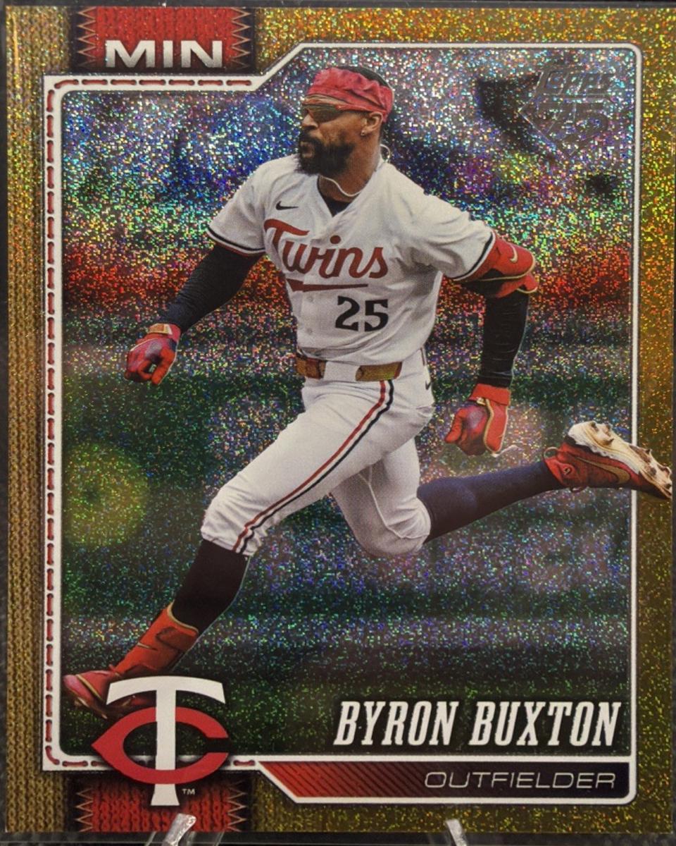 Byron Buxton [Gold Sandglitter] #255