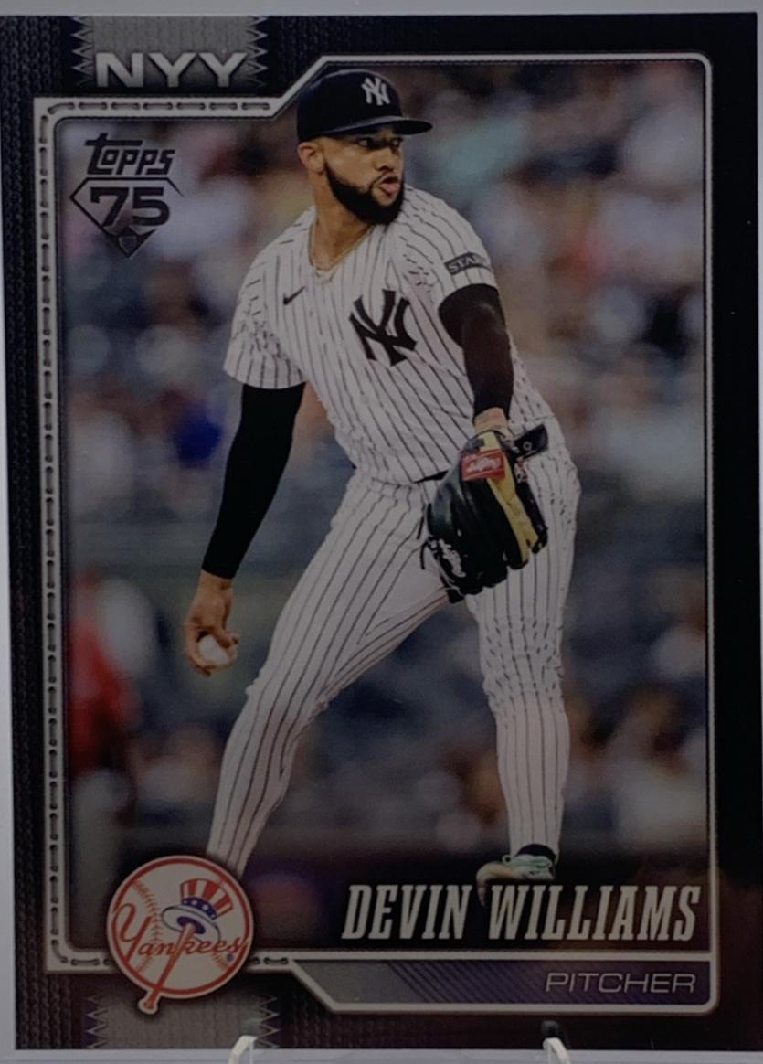 Devin Williams [Black Border] #239