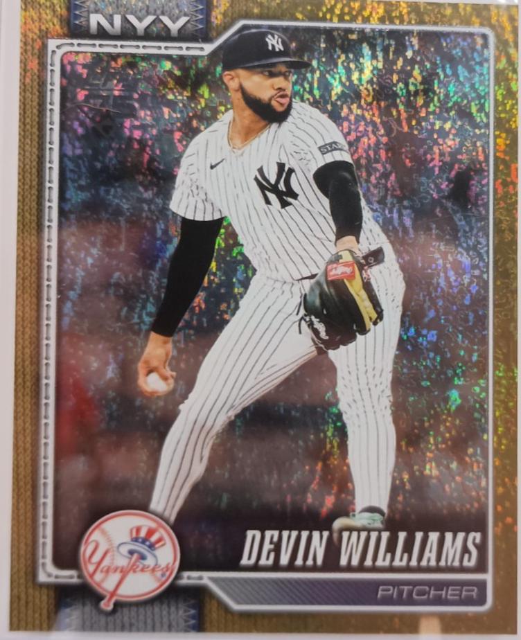 Devin Williams [Gold Holo] #239