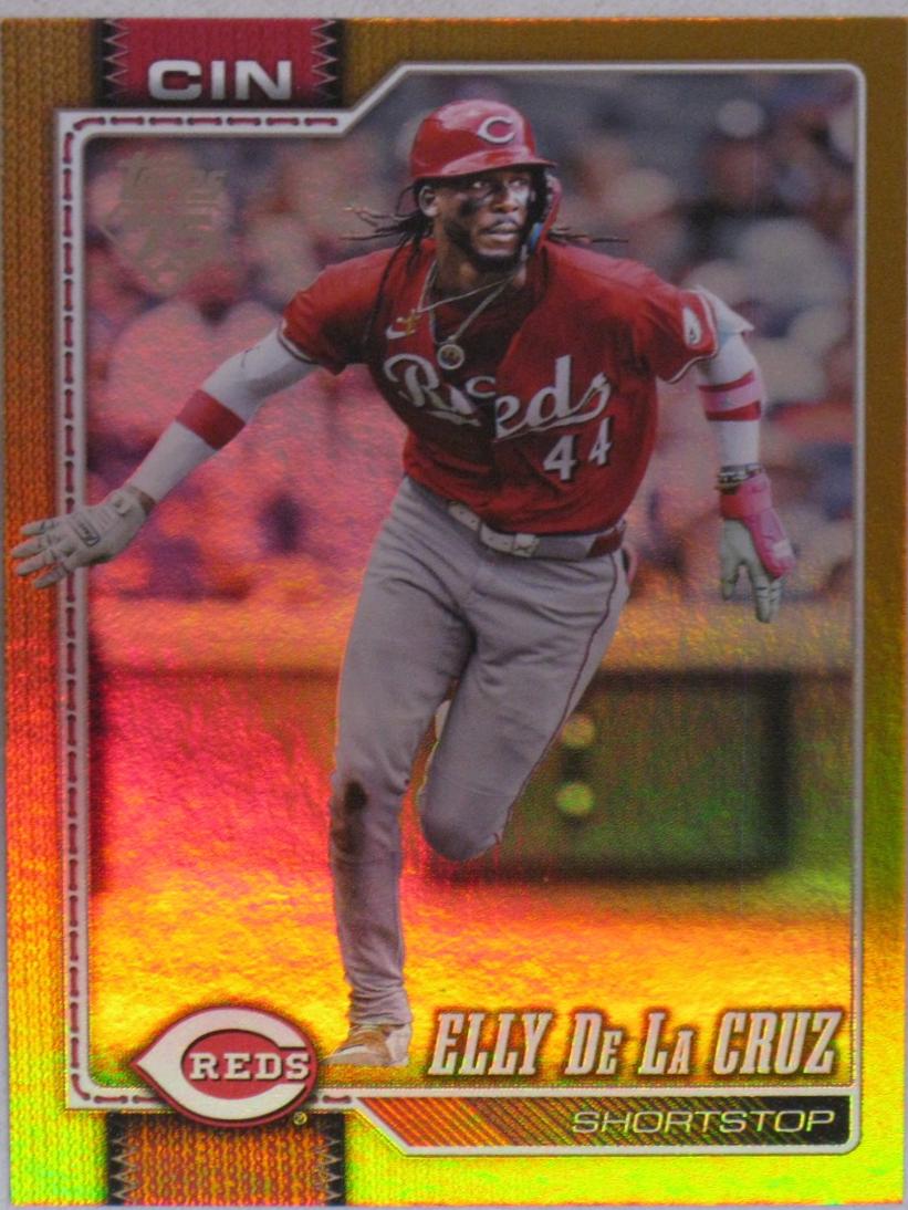 Elly De La Cruz [Gold Rainbow] #150