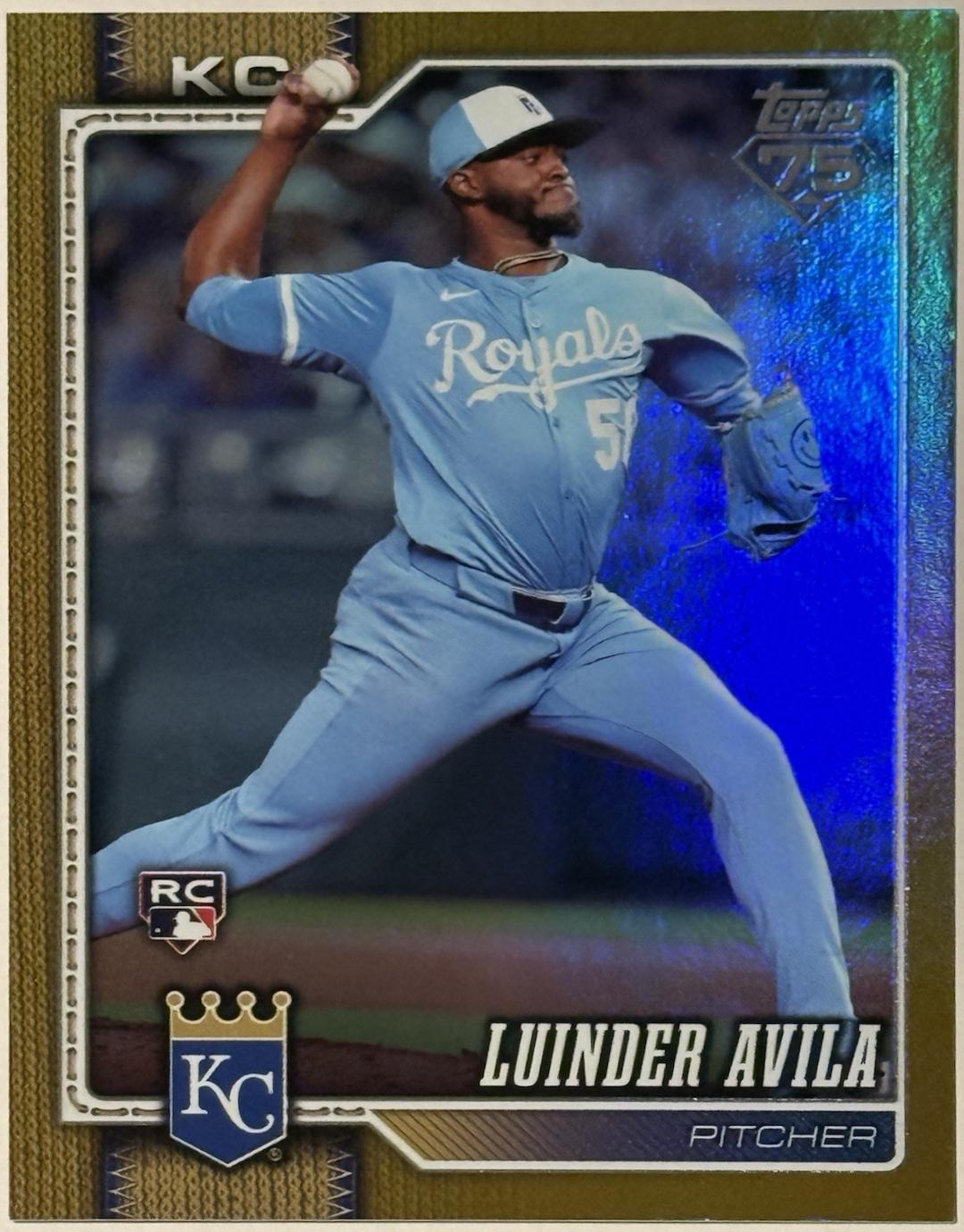 Luinder Avila [Gold Holo] #120