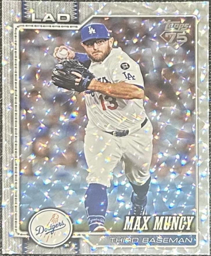 Max Muncy [Silver Crackleboard] #252