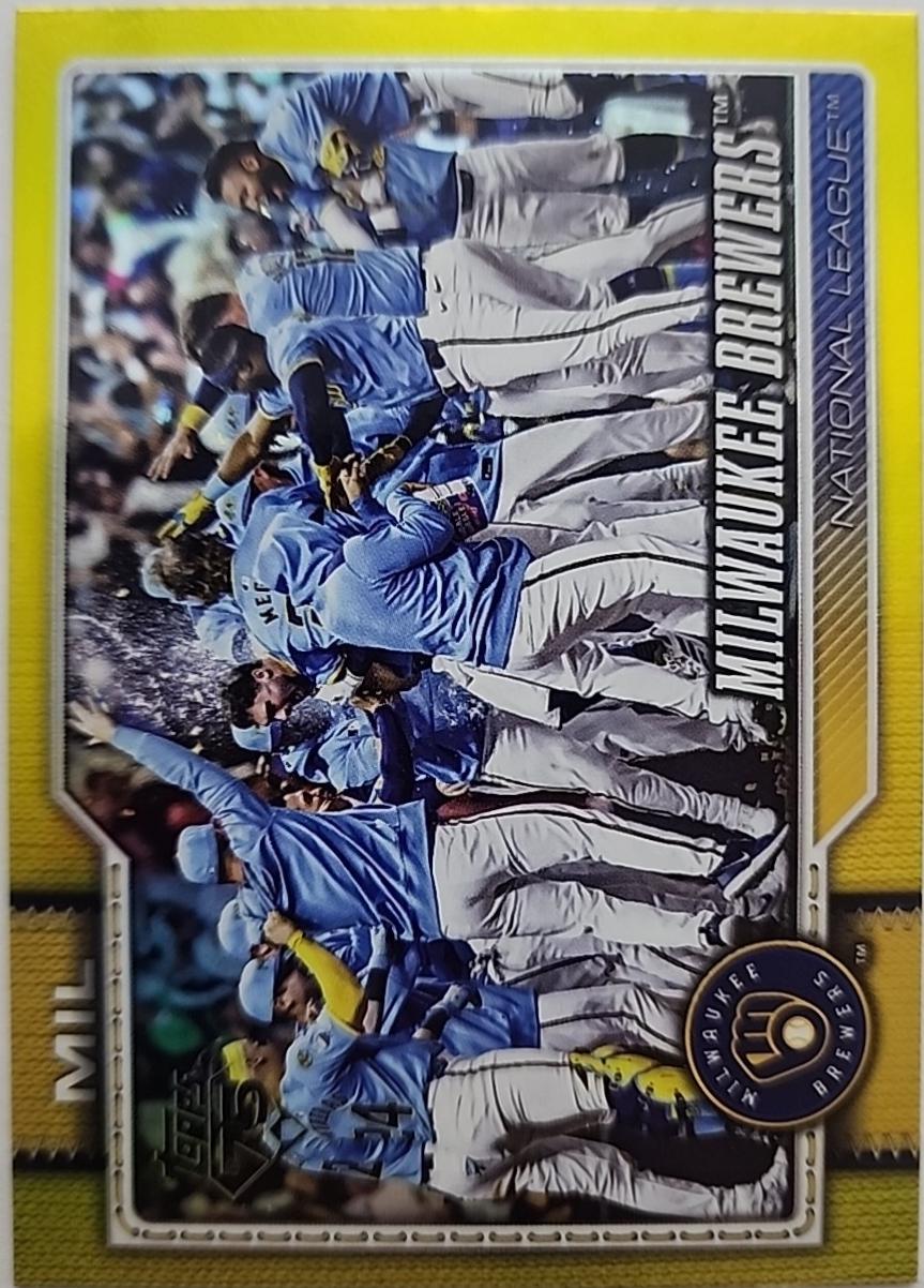Milwaukee Brewers [Gold Holo] #107