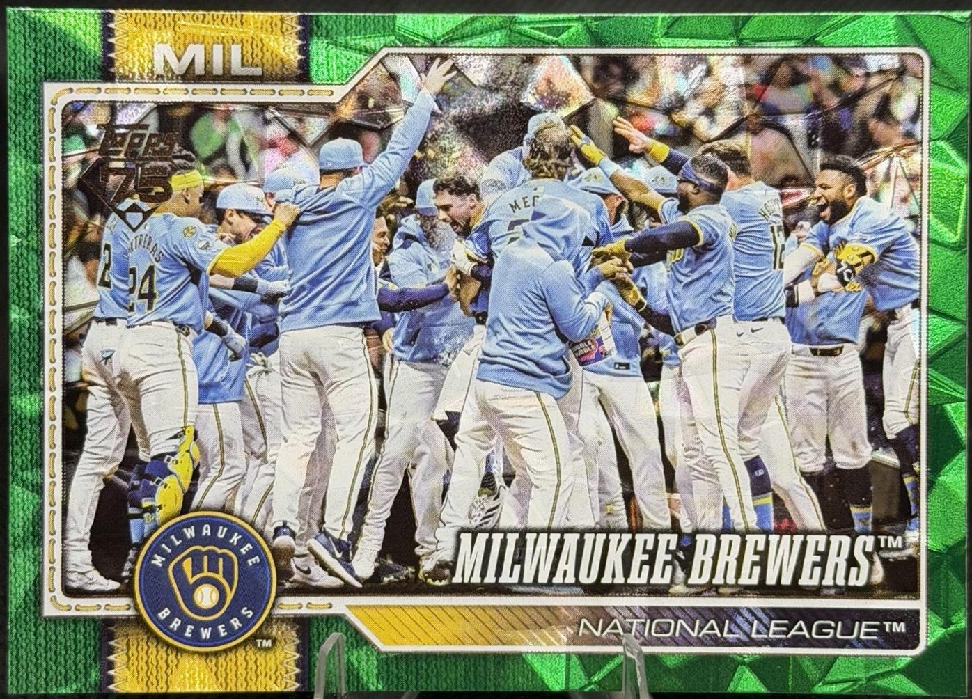 Milwaukee Brewers [Green Diamante] #107