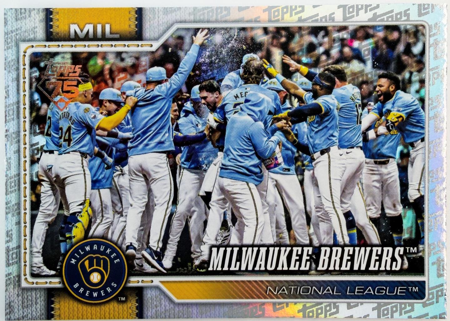 Milwaukee Brewers [Topps Foil Pattern] #107