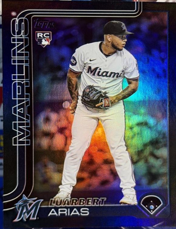 Luarbert Arias [Holo Black Foil] #US53