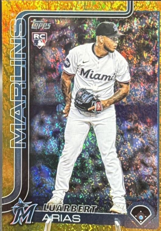 Luarbert Arias [Holo Gold Foil] #US53