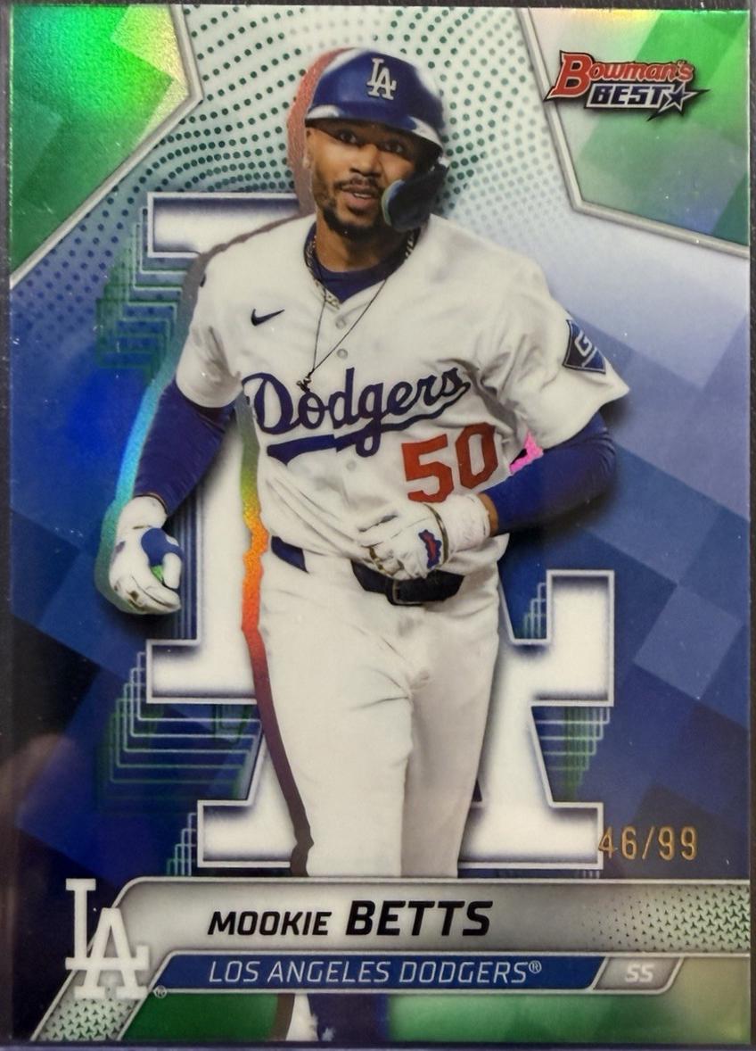 Mookie Betts [Green Refractor] #64