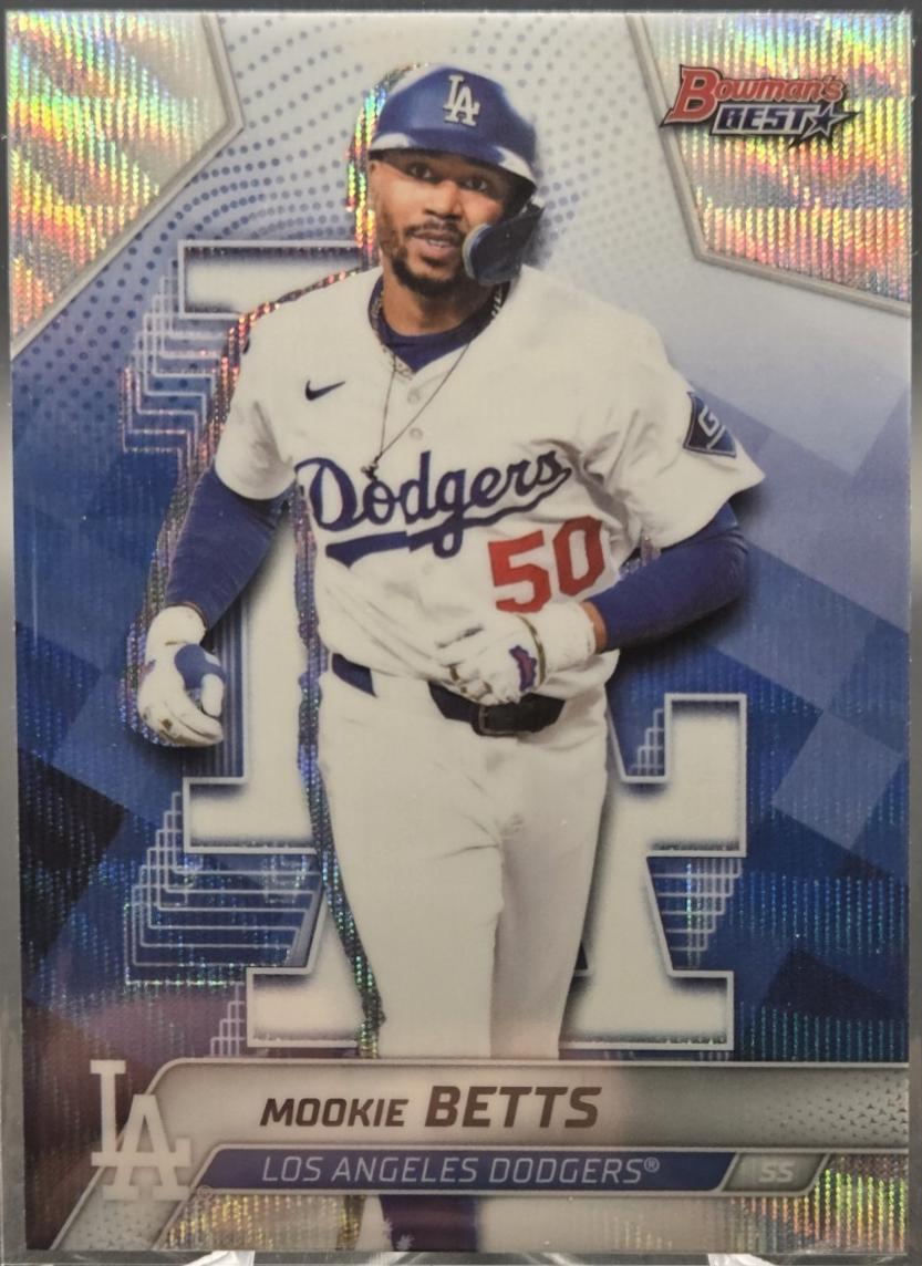 Mookie Betts [Wave Refractor] #64