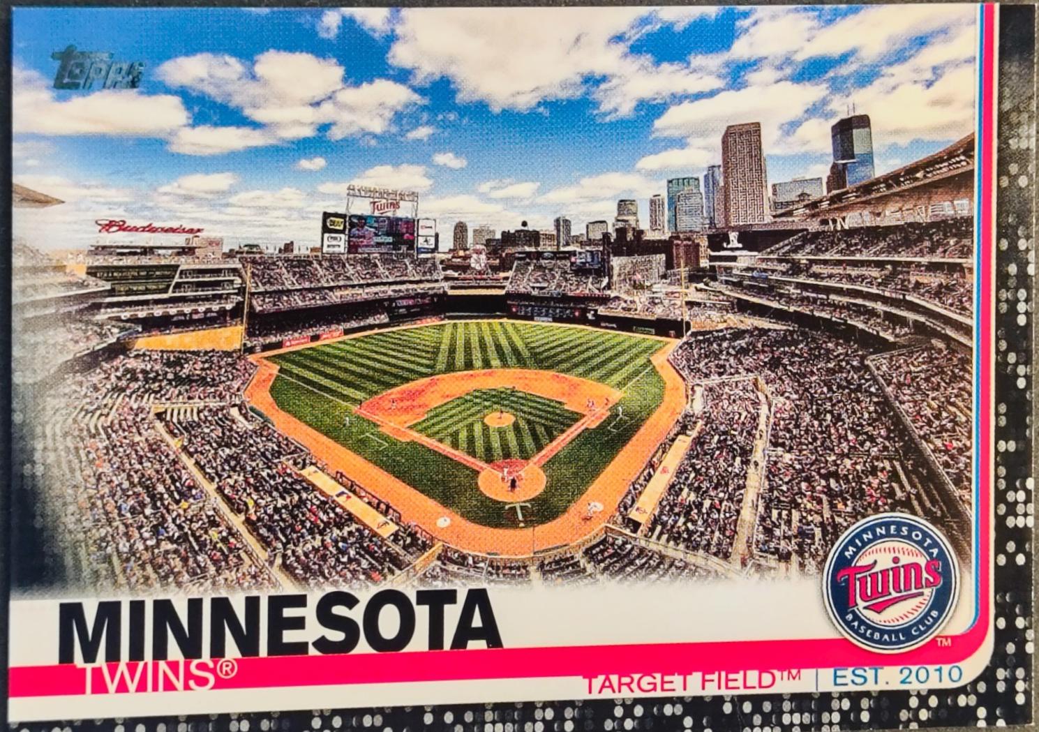 Target Field [Black] #424