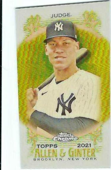 Aaron Judge [Mini Gold Refractor] #126