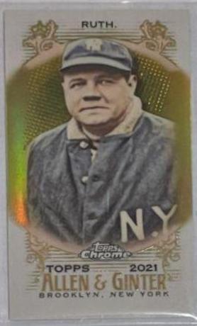 Babe Ruth [Mini Gold Refractor] #120