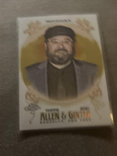 Bobby Moynihan [Gold Refractor] #244