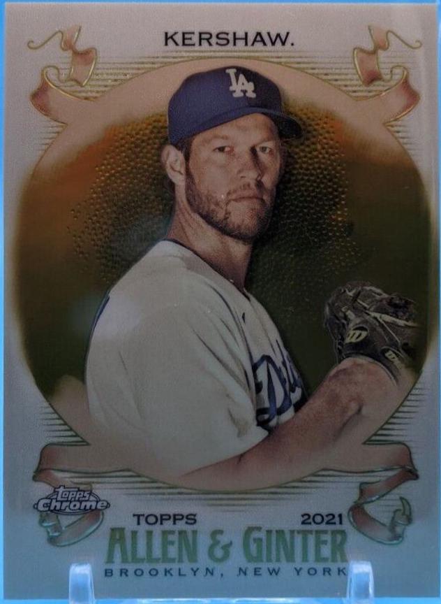 Clayton Kershaw [Gold Refractor] #28