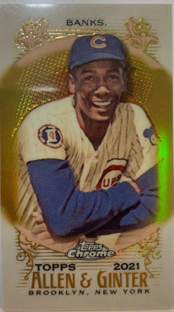 Ernie Banks [Mini Gold Refractor] #33