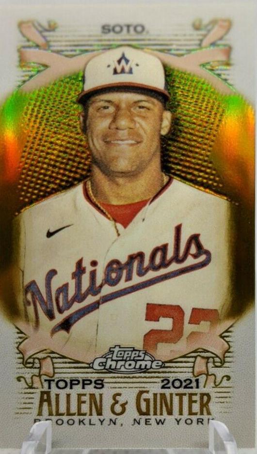 Juan Soto [Mini Gold Refractor] #74