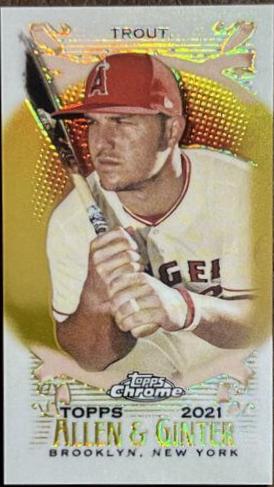 Mike Trout [Mini Gold Refractor] #32