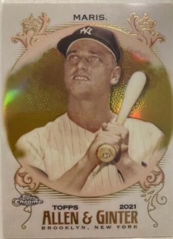 Roger Maris [Gold Refractor] #235