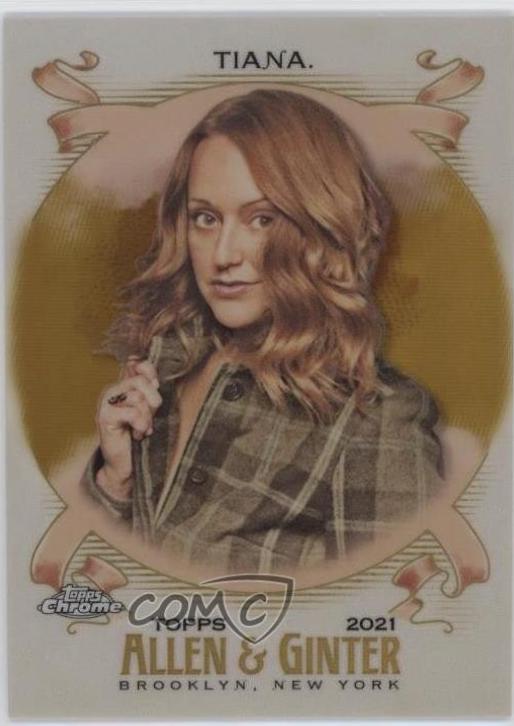 Sarah Tiana [Gold Refractor] #229