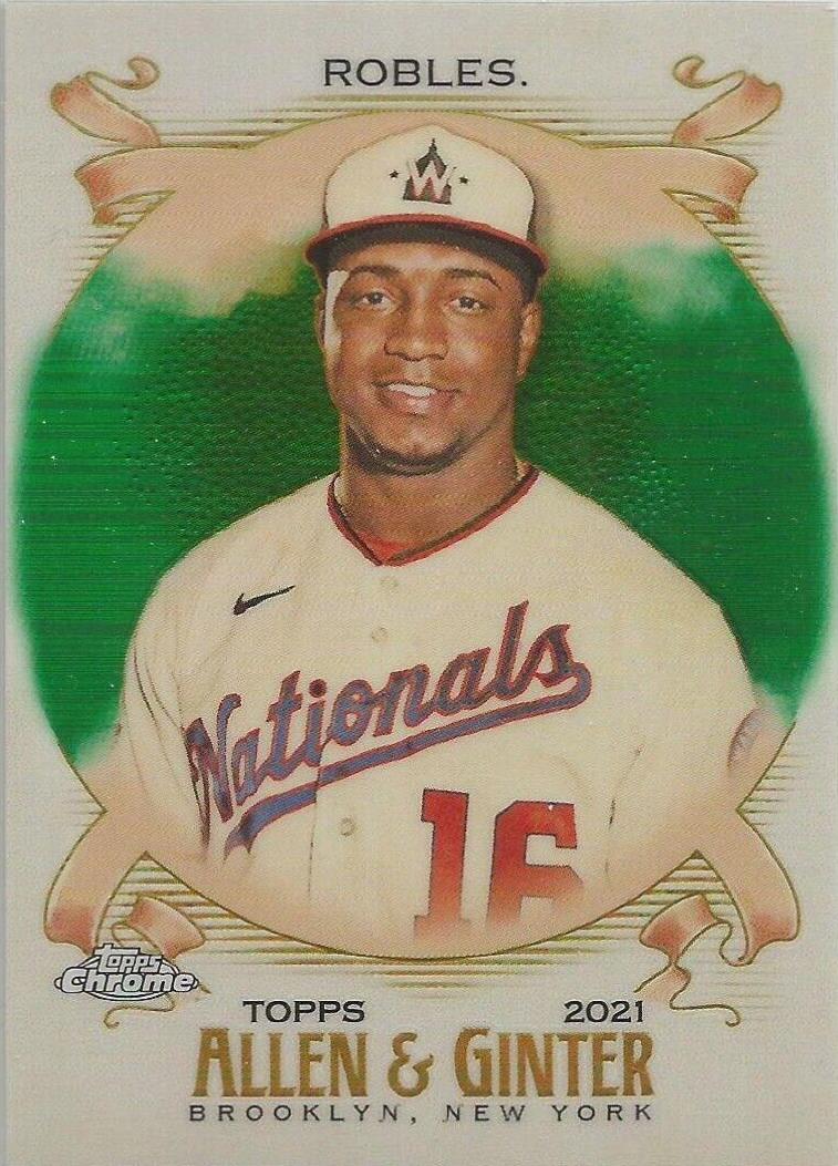 Victor Robles [Green Refractor] #180