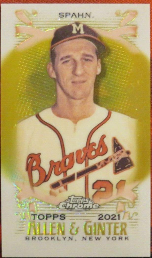 Warren Spahn [Mini Gold Refractor] #59
