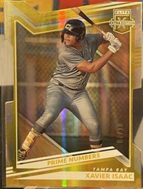 Xavier Isaac [Status Die Cut Gold] #29
