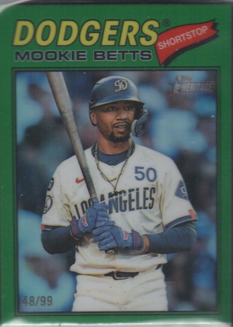 Mookie Betts [Green Bordered Chrome] #12