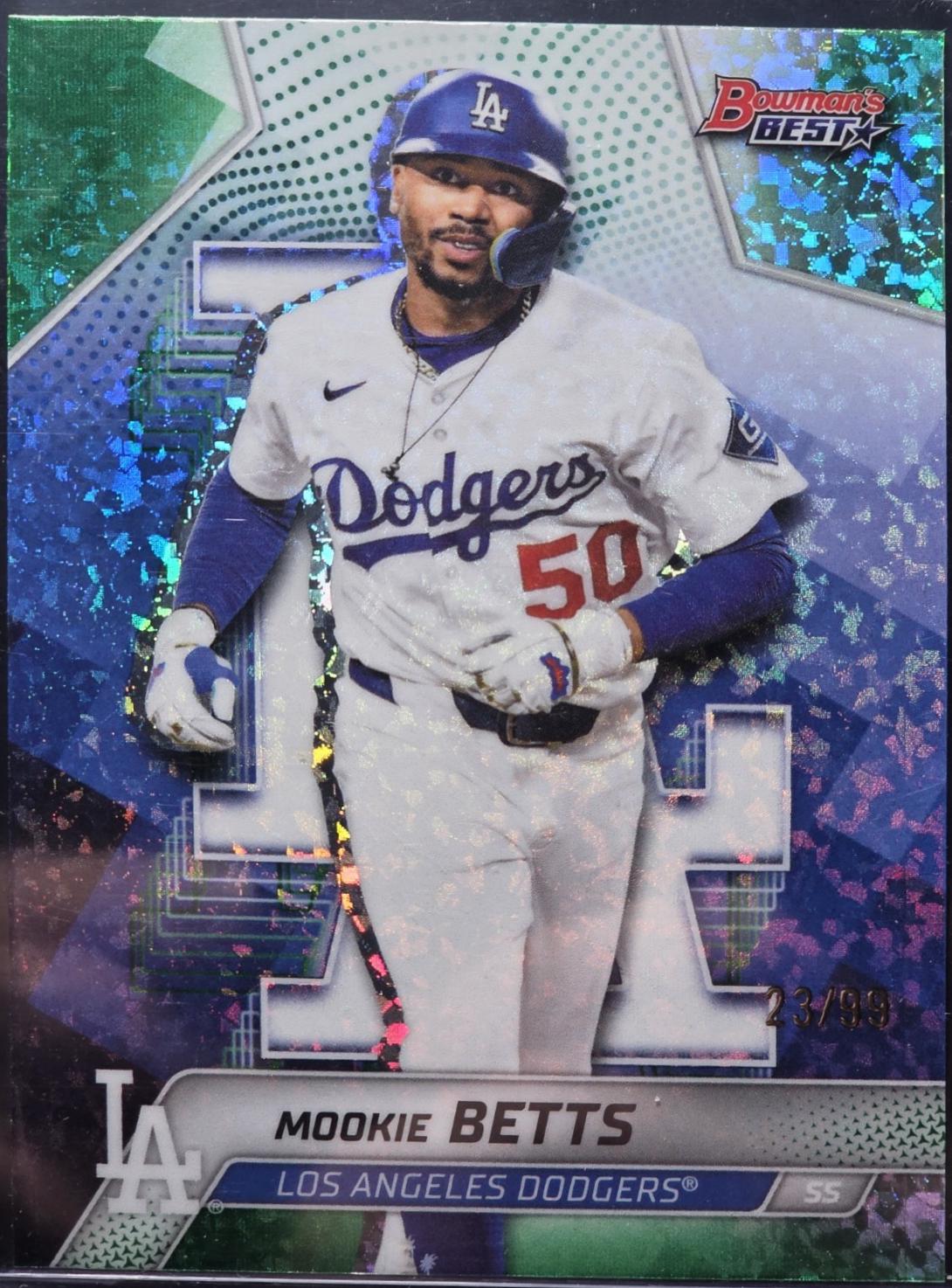 Mookie Betts [Green Mini-Diamond Refractor] #64