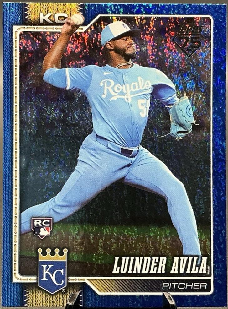 Luinder Avila [Blue Holo] #120
