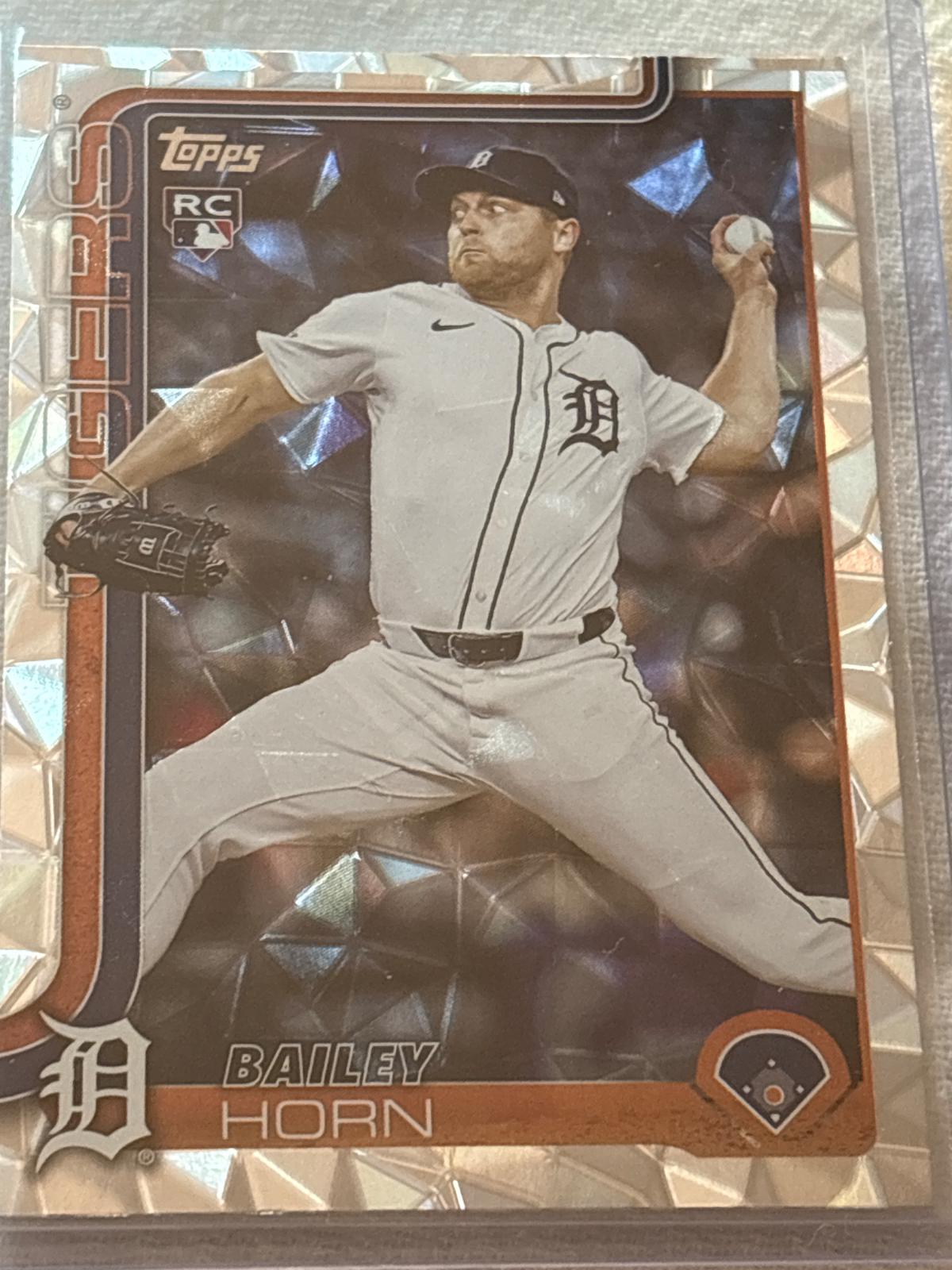 Bailey Horn [Silver Crackle Foil] #US162