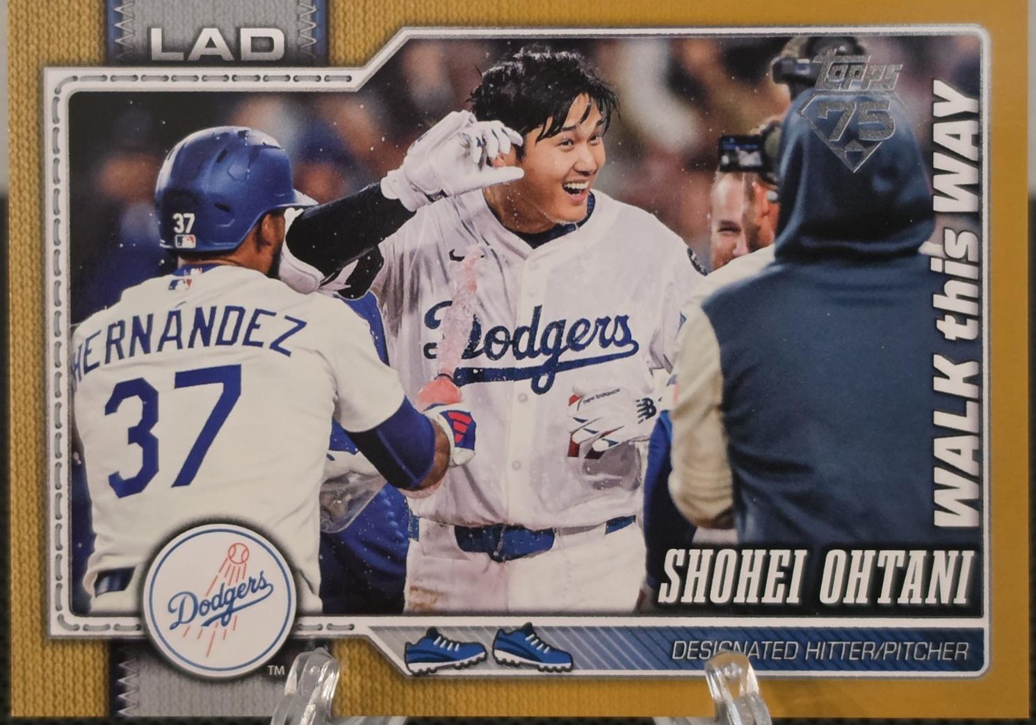 Shohei Ohtani [Gold Walk This Way] #200