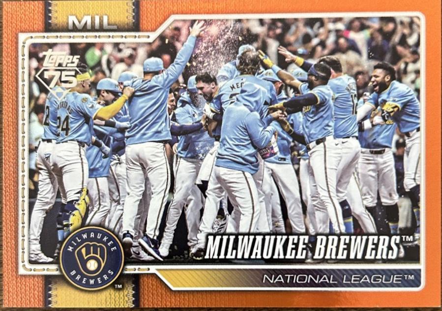 Milwaukee Brewers [Orange Holo] #107