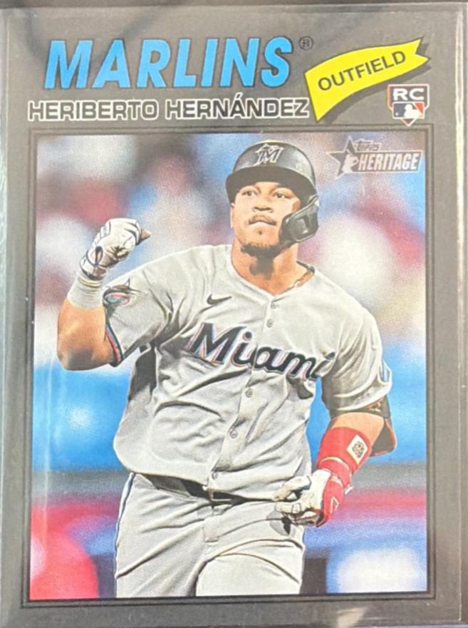 Heriberto Hernandez [Dark Gray Bordered] #323