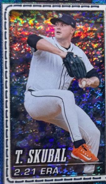 American League Leaders ERA [Blue Holo] #327