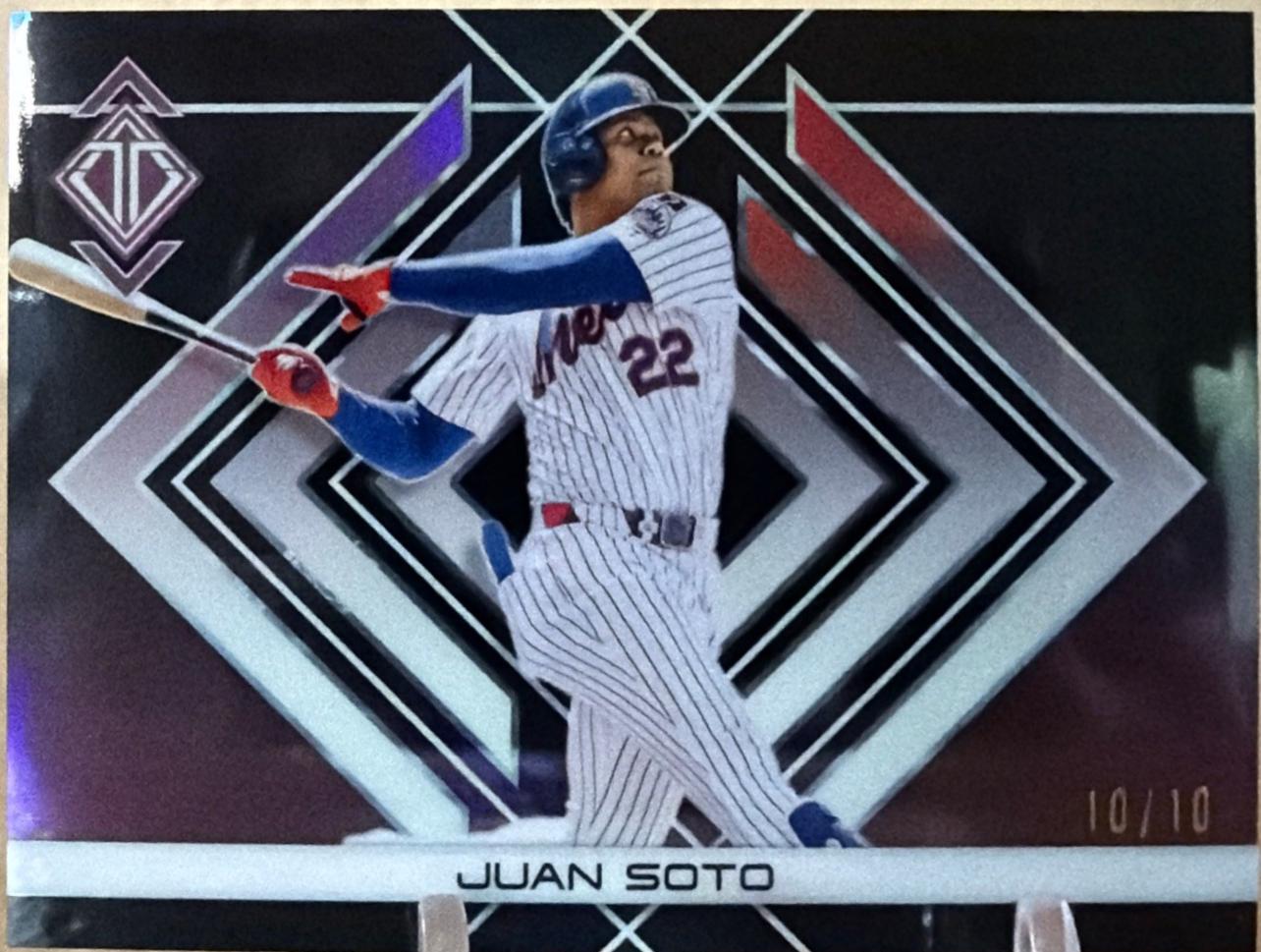 Juan Soto [Black Image Variation] #15