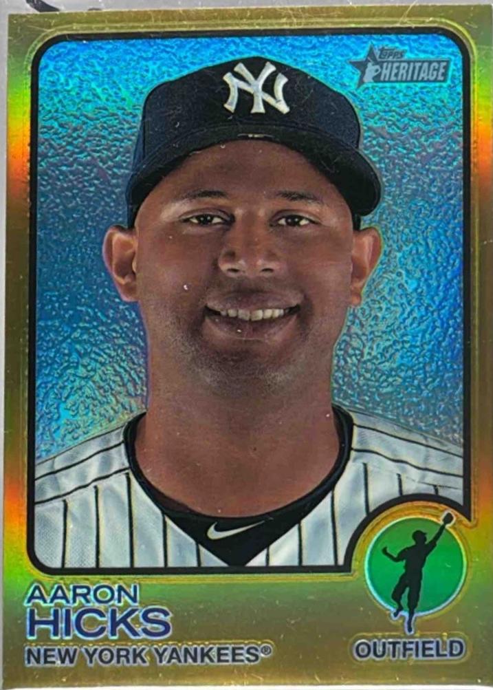 Aaron Hicks [Chrome Gold Border Refractor] #715