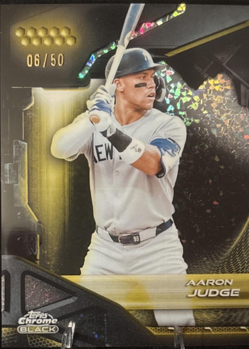 Aaron Judge [Gold Refractor] #8