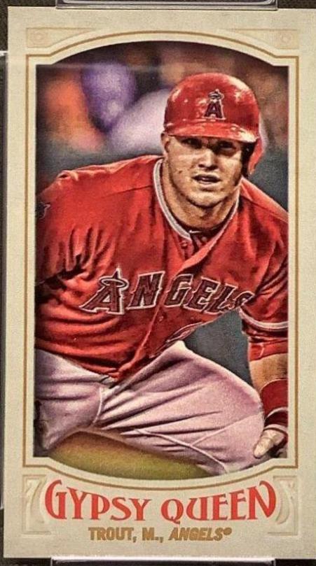 Mike Trout [Mini Crouching] #133